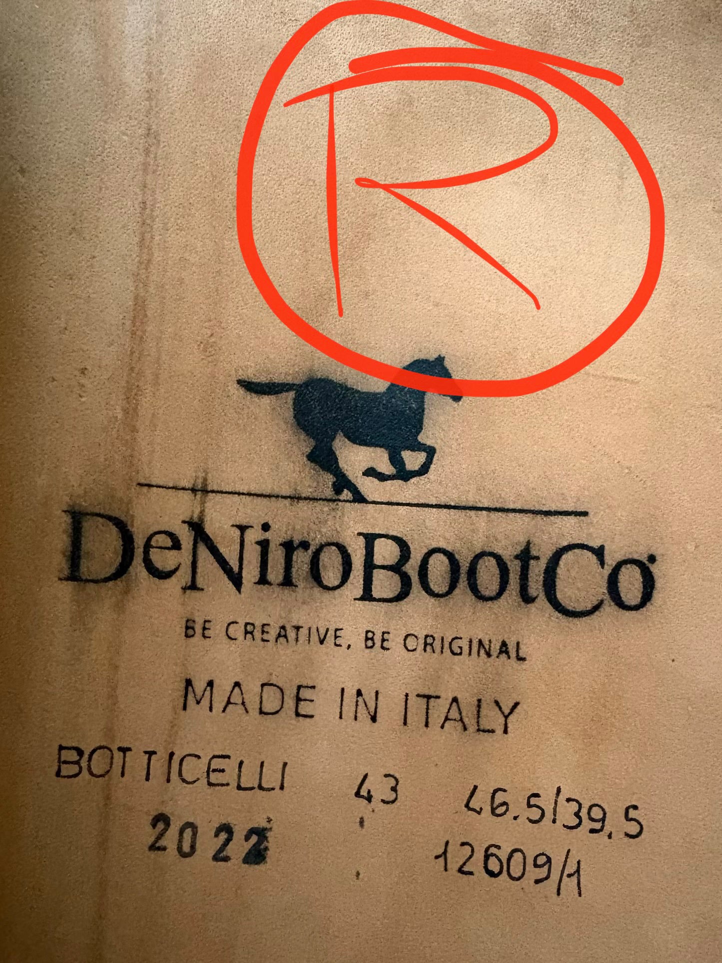 Size: 43 39.5/46.5 - DeNiro Botticelli - Consignment