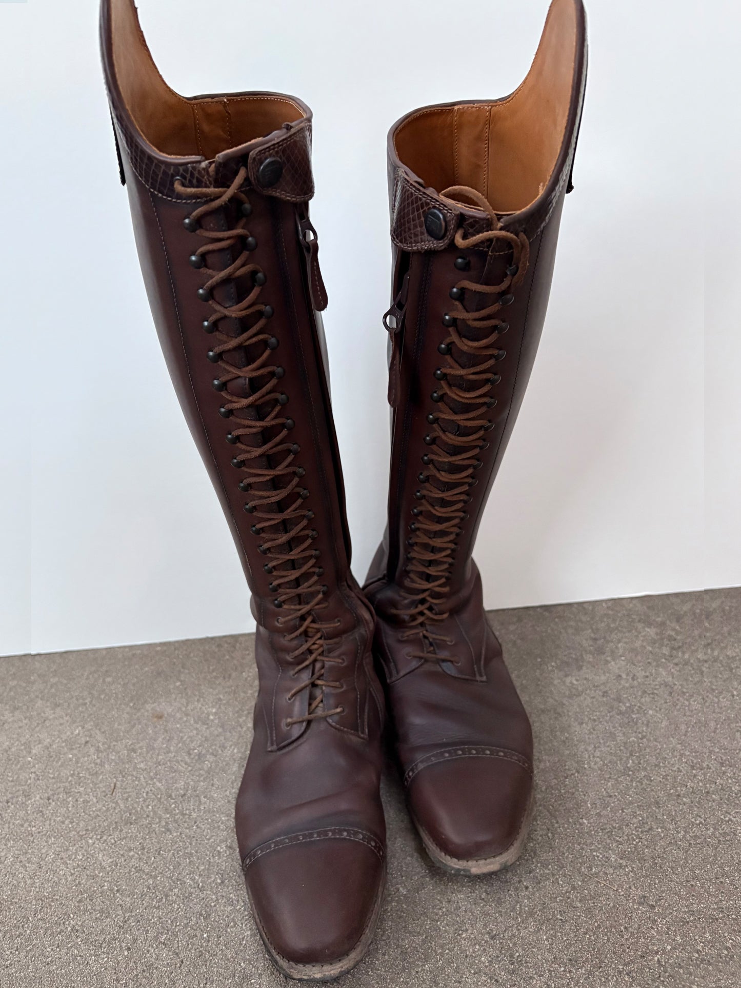 Size: 43 39.5/46.5 - DeNiro Botticelli - Consignment
